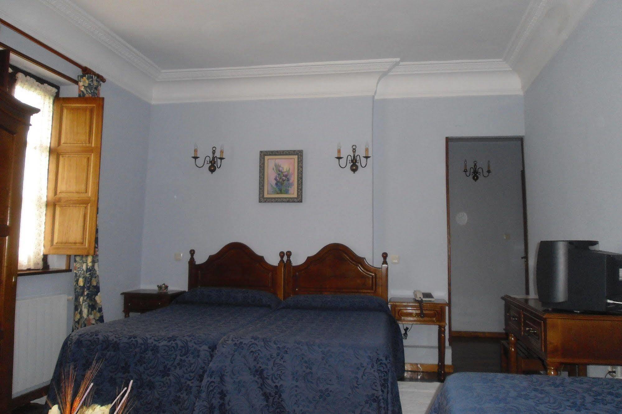 Hotel Rural Villa Elena ปาเนส ภายนอก รูปภาพ